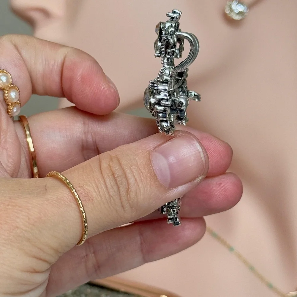 Vintage Style Jeweled Cross Brooch - Picture 6 of 7